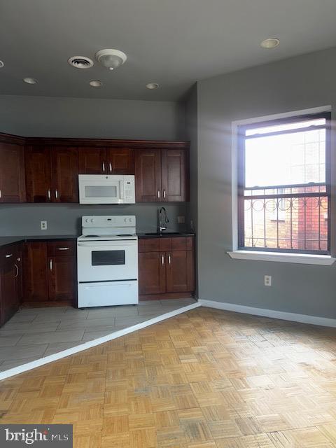 Foto del edificio - 4254 Parkside Ave