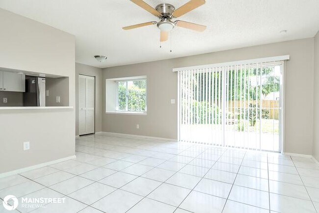 Building Photo - 2071 Shadow Pine Dr, Brandon, FL 33511