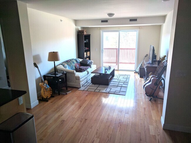 Foto del edificio - 2 bed, 2 bath Condo