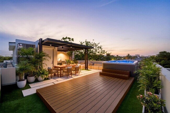 Foto del edificio - 984 SW 10th St