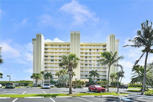 Building Photo - 10000 S Ocean Dr