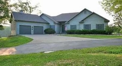 Building Photo - 264 CR 522