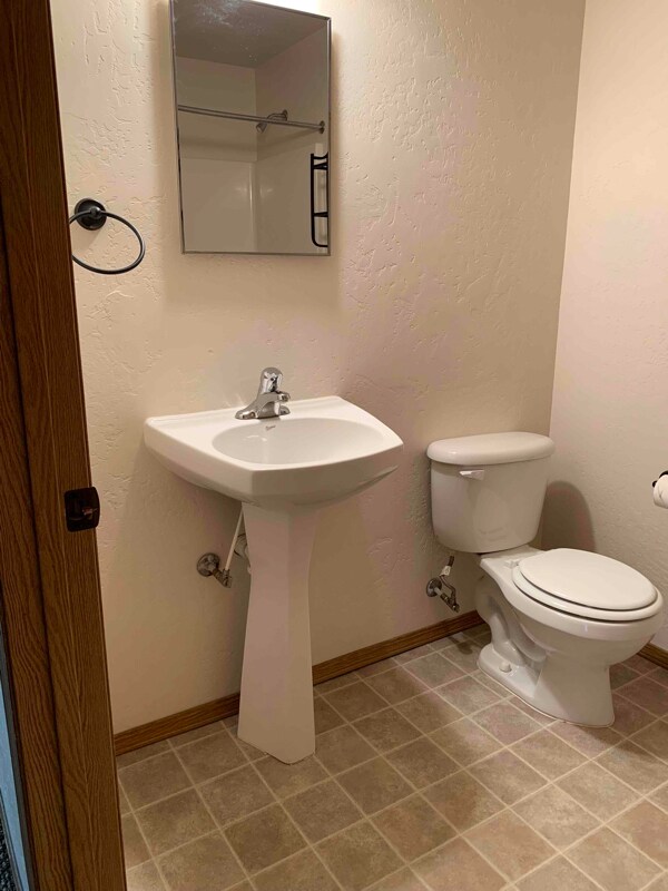 Building Photo - 45 Appleway Dr