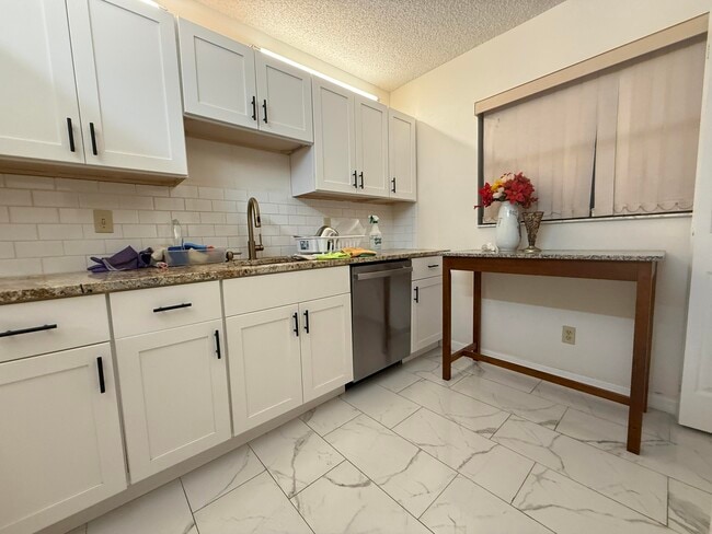 Foto del edificio - 1200 SE Parkview Pl