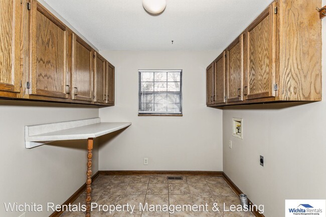 Foto del edificio - 4 br, 2.5 bath House - 7715 E. 32nd St. N