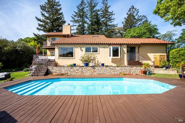 Building Photo - 452 Chestnut Ave