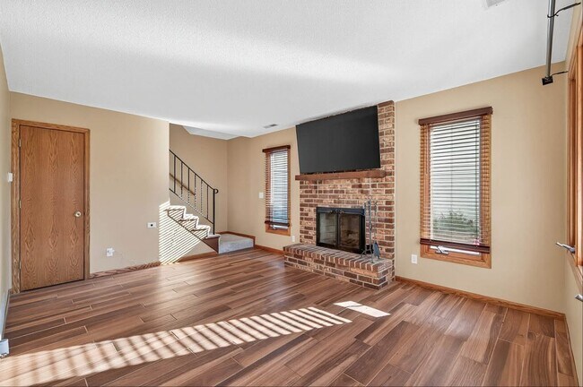 Foto del edificio - 4682 Lenore Ln