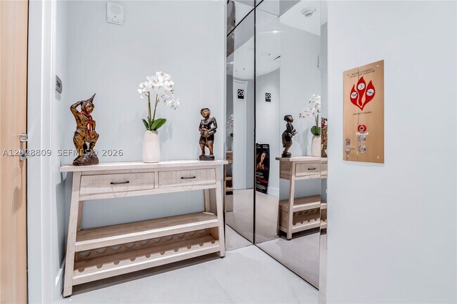 Foto del edificio - 15701 Collins Ave