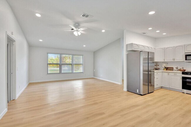 Foto del edificio - 9312 Pinion Dr