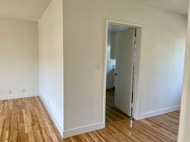 Building Photo - 1801 Fair Oaks Ave