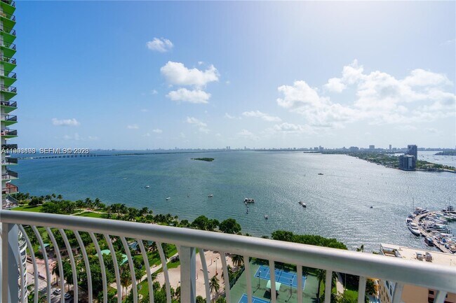 Building Photo - 1750 N Bayshore Dr
