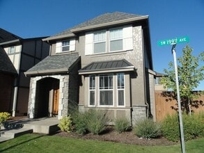 Building Photo - 415 SW 199th Ave
