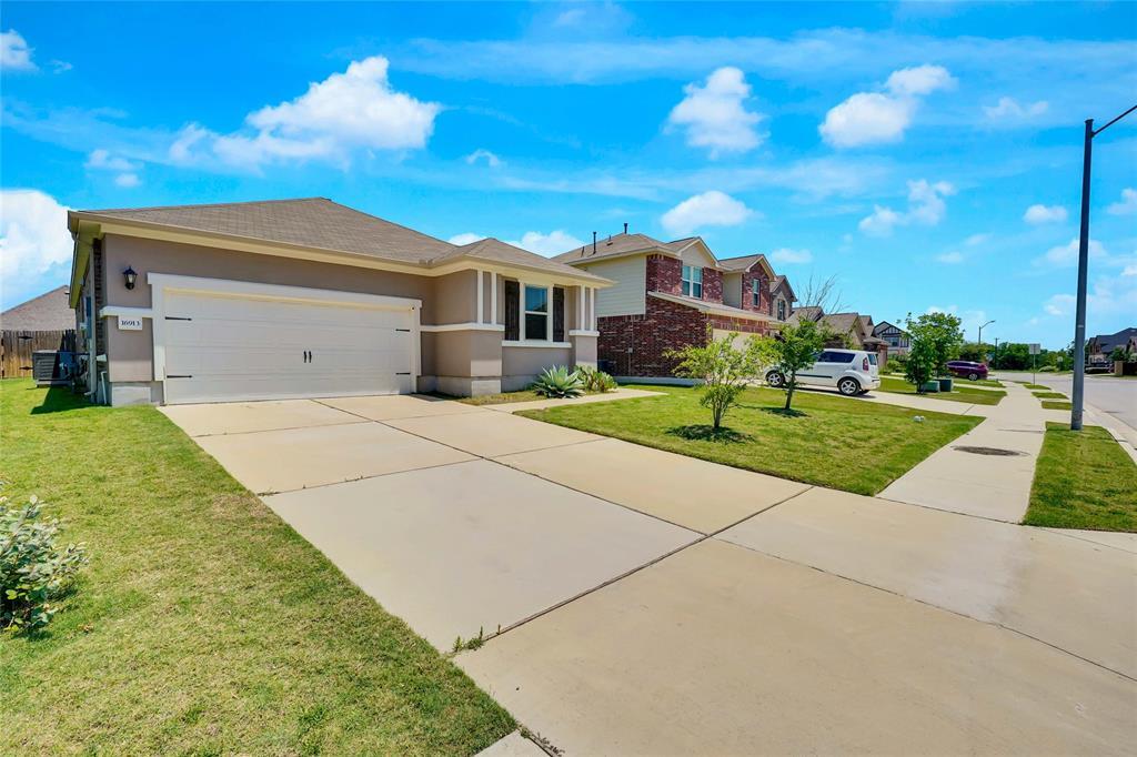 Foto principal - 16913 Borromeo Ave
