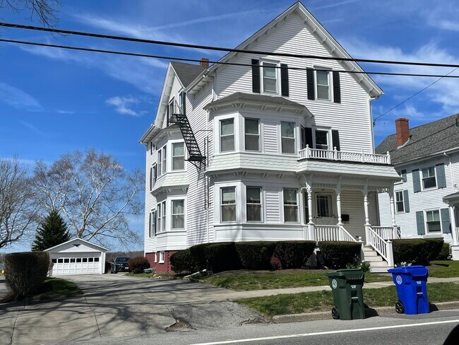 Building Photo - 881 Hope St