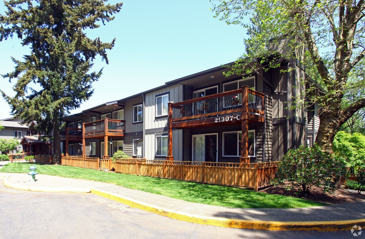 Primary Photo - Forty-Eighth Park West Apts