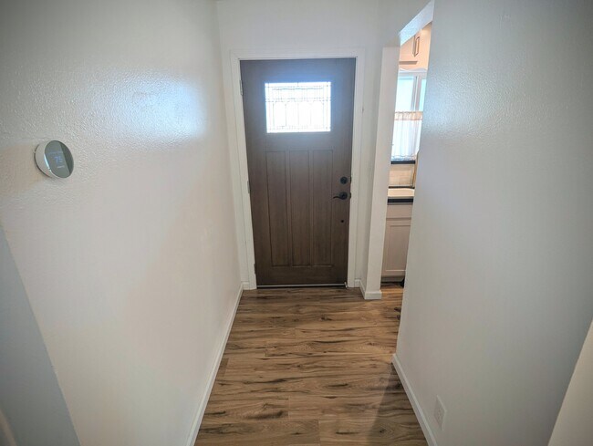 Foto del edificio - 2213 Newport Dr