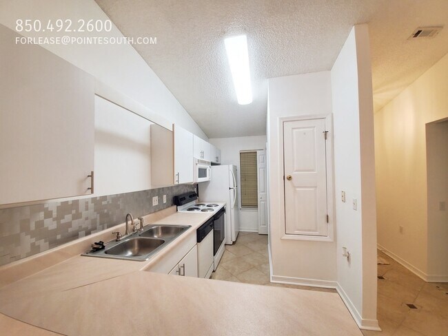 Foto del edificio - 2527 Trailwood Dr