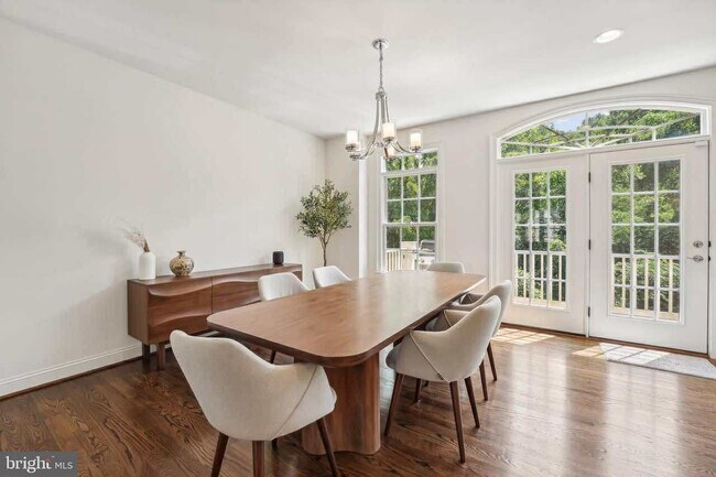 Foto del edificio - 10669 Yorktown Ct