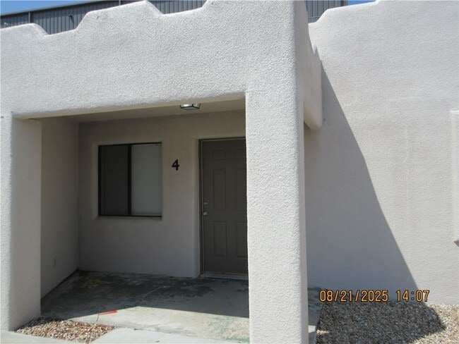 Building Photo - 1403 E Andy Devine Ave