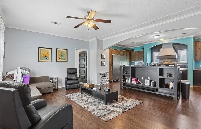 Foto del edificio - 5711 Rollins Rd