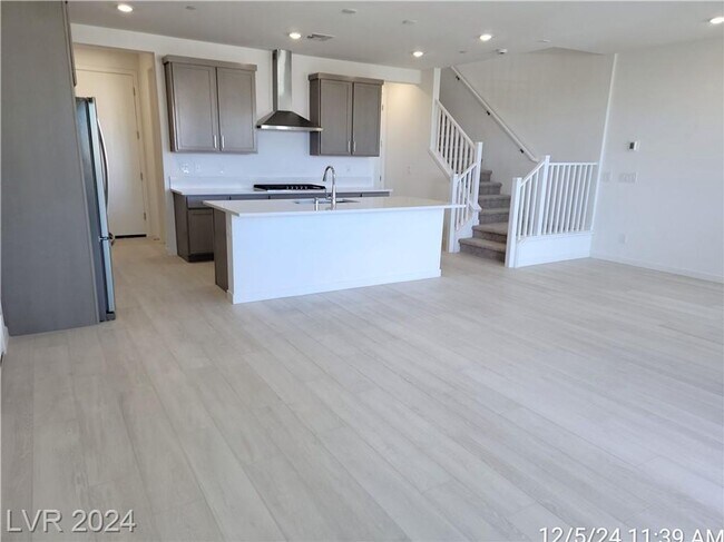 Foto del edificio - BRAND-NEW TOWNHOME IN THE NW!