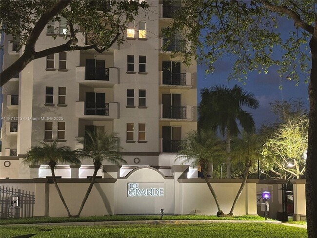 Foto del edificio - 9021 SW 94th St