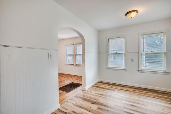 Foto del edificio - 415 E 6th St