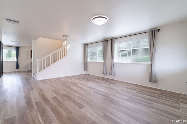 Foto del edificio - 4 Bed 2.5 Bath in Hoonani