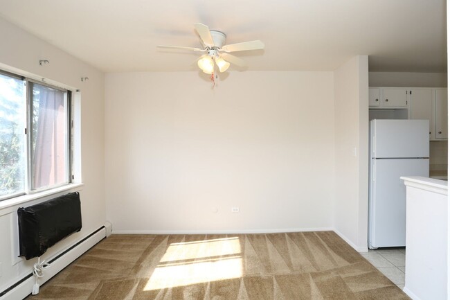 Building Photo - 912 Ridge Square