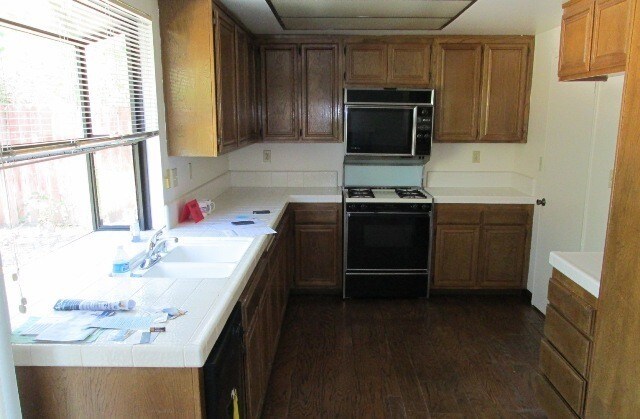 Building Photo - 2662 Calle Bienvenido