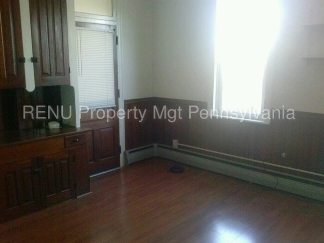 Foto del edificio - 653 Mountain View Rd