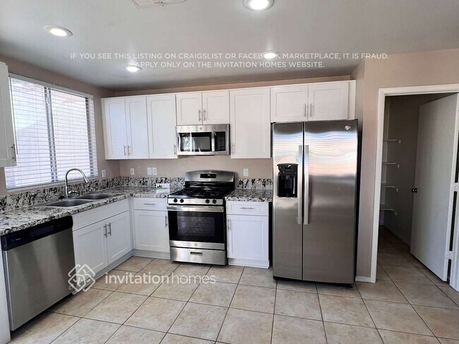 Foto del edificio - 876 Tollbrook Way