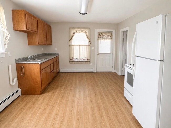 Building Photo - 107 Strafford St