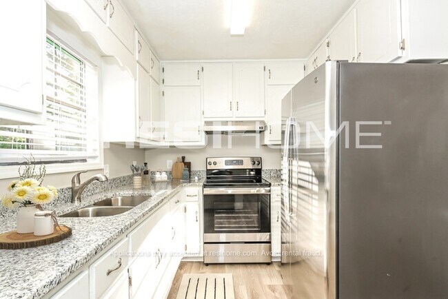 Building Photo - 11089 Shannon Cir