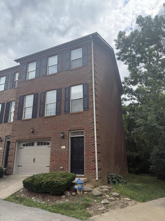 Building Photo - 1145 Appian Crossing Way