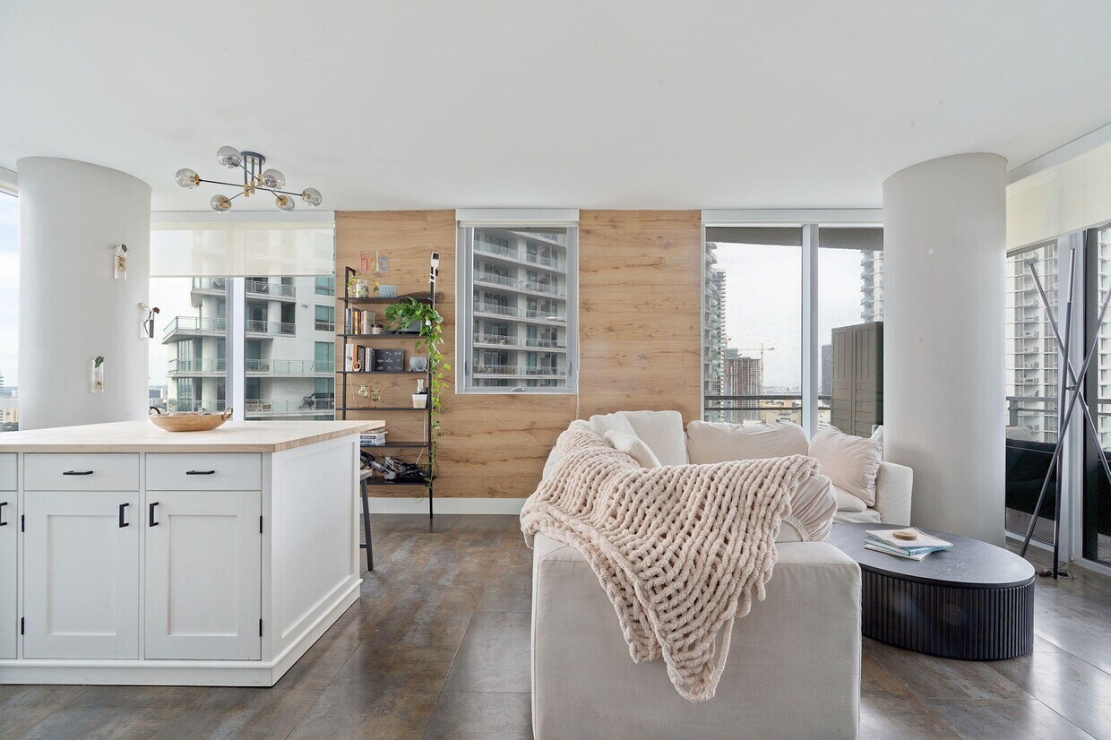Foto principal - 92 SW 3rd St