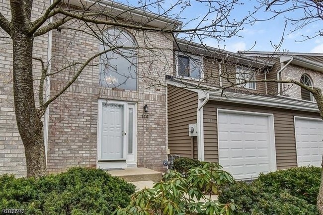 Building Photo - 144 Castle Ridge Dr