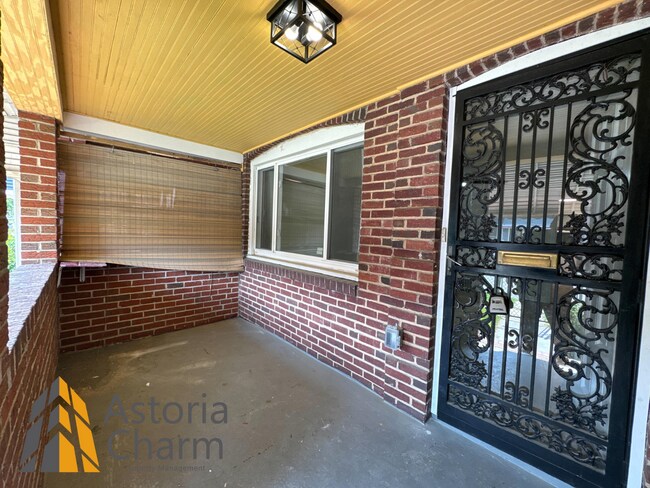 Foto del edificio - Cozy 2-Bedroom Home with Modern Updates & ...