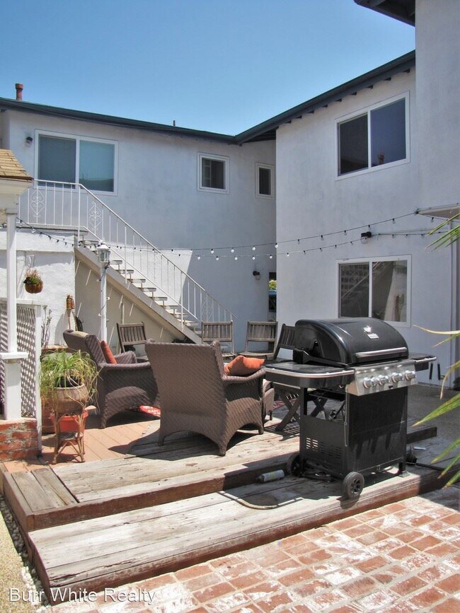 Building Photo - 970 Valencia St
