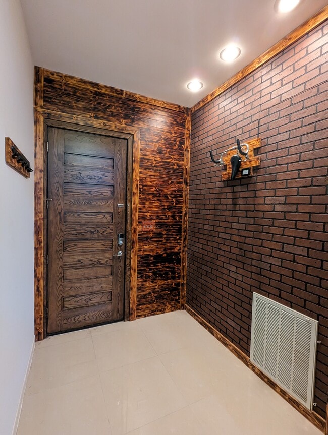 Building Photo - 5211 Shalom Dr