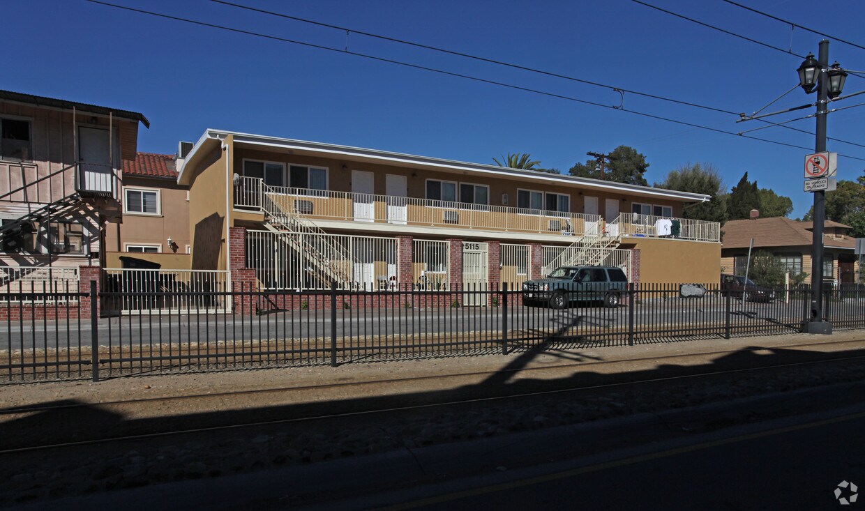 Foto del edificio - 203 N Avenue 51