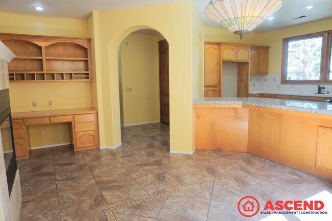 Foto del edificio - Beautiful Home Located In Northwest Bakers...