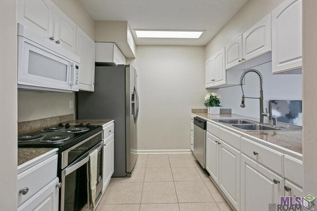Building Photo - 5333 Heatherstone Dr