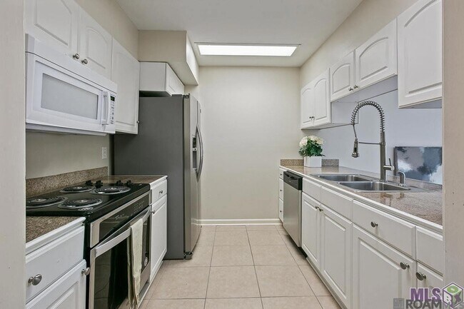 Foto del edificio - 5333 Heatherstone Dr