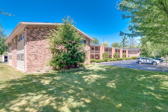 Building Photo - Hillcrest & Ridgeview Apartments