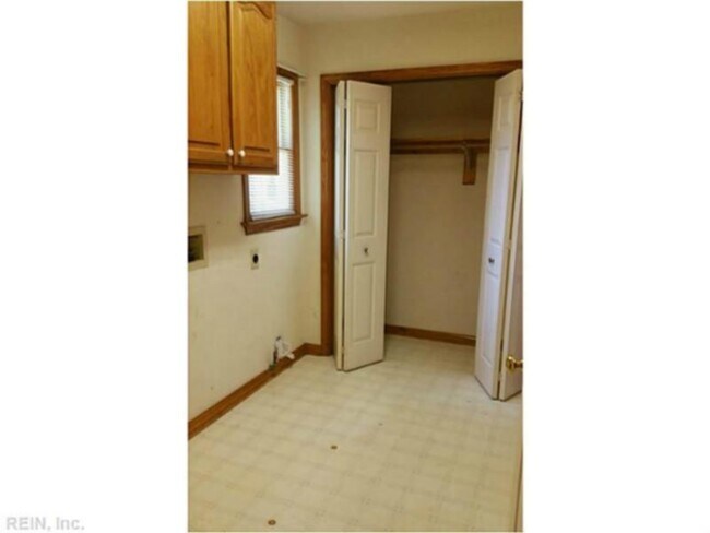 Building Photo - 840 Beckley Ln