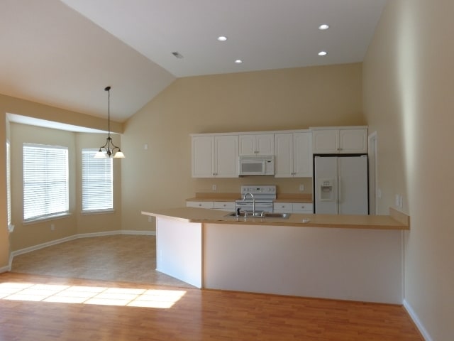 Building Photo - 315 Madrid Dr