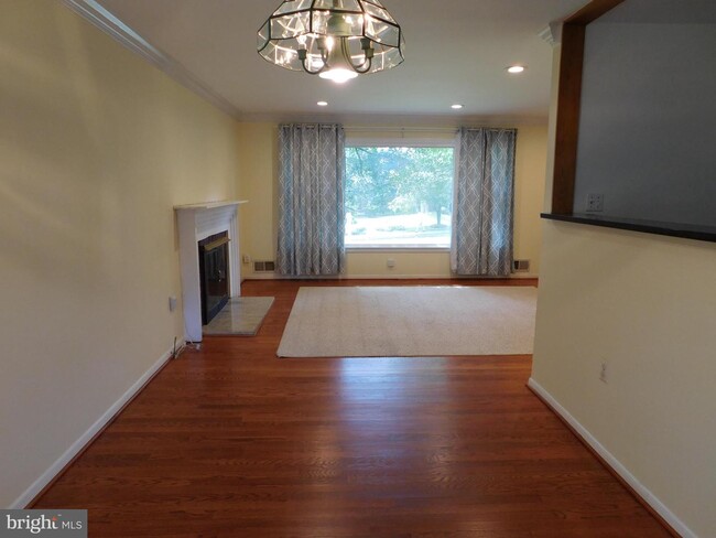 Building Photo - 6624 Moly Dr