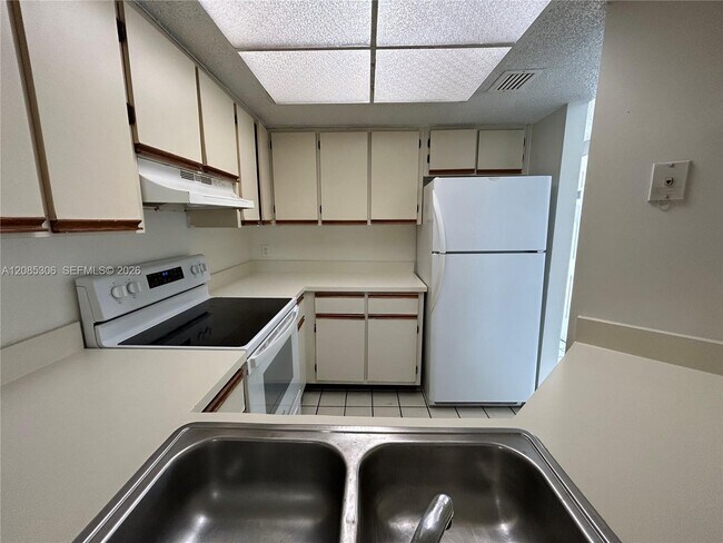 Foto del edificio - 5200 NW 31st Ave
