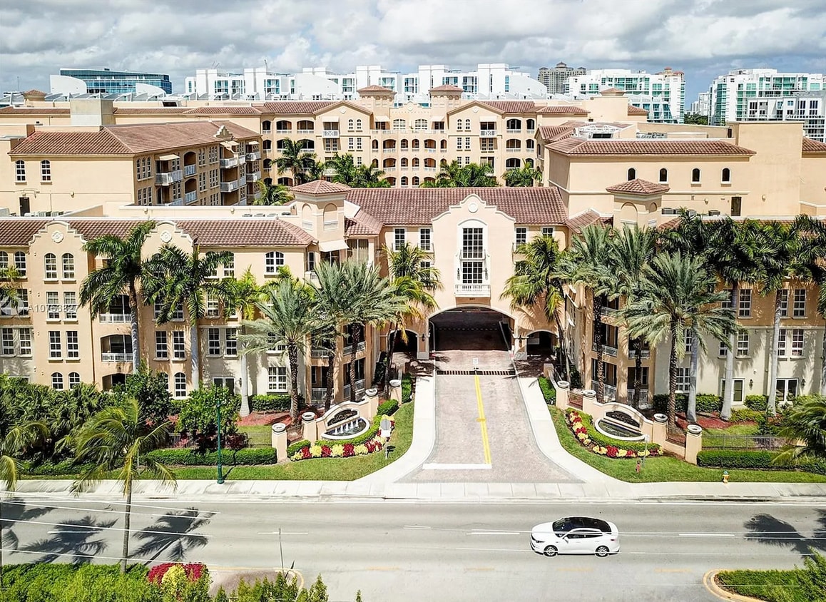 Photo - 3001 NE 185th St (Aventura, FL)
